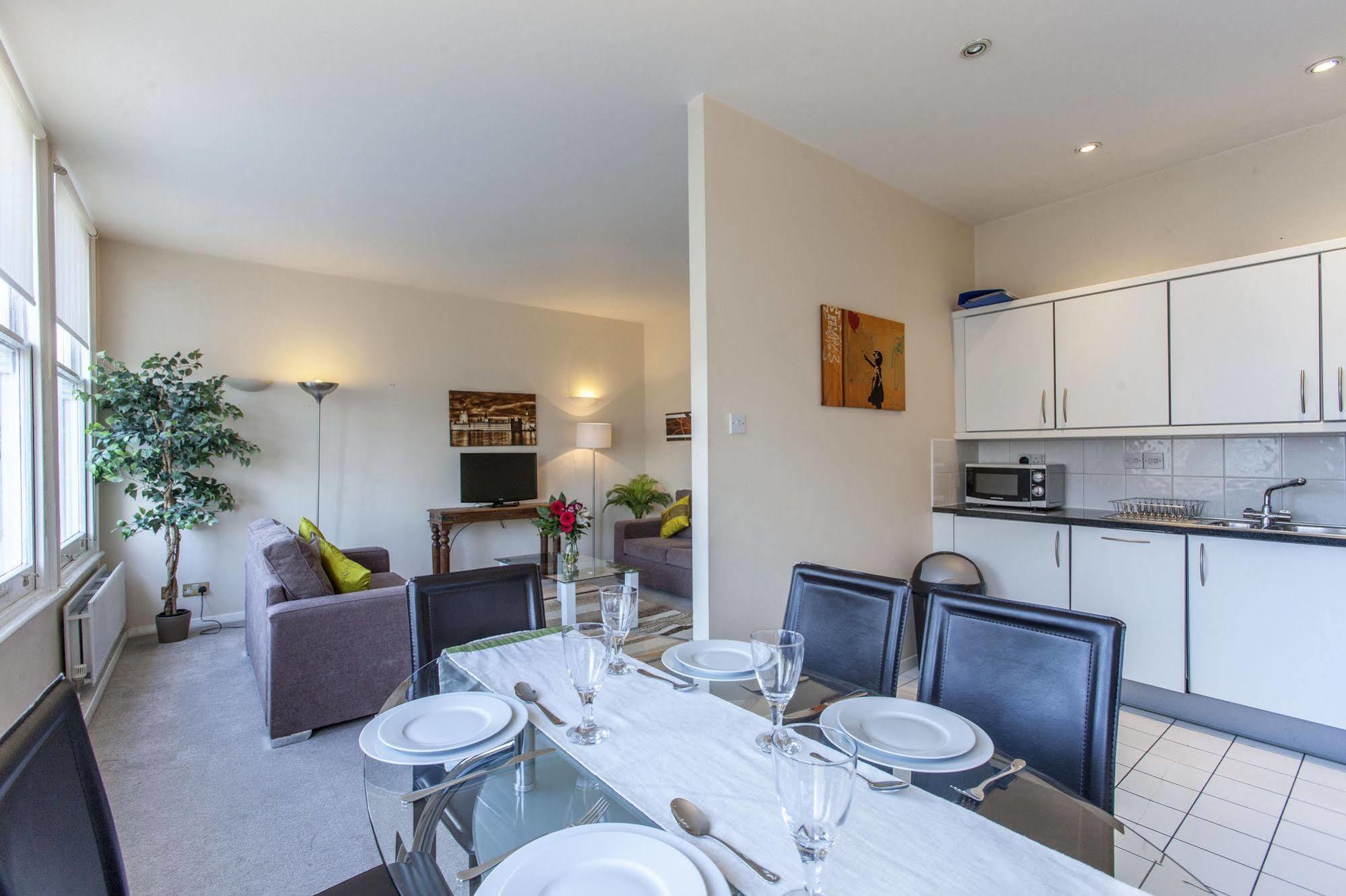 Club Living - Barbican Apartments Londres Extérieur photo